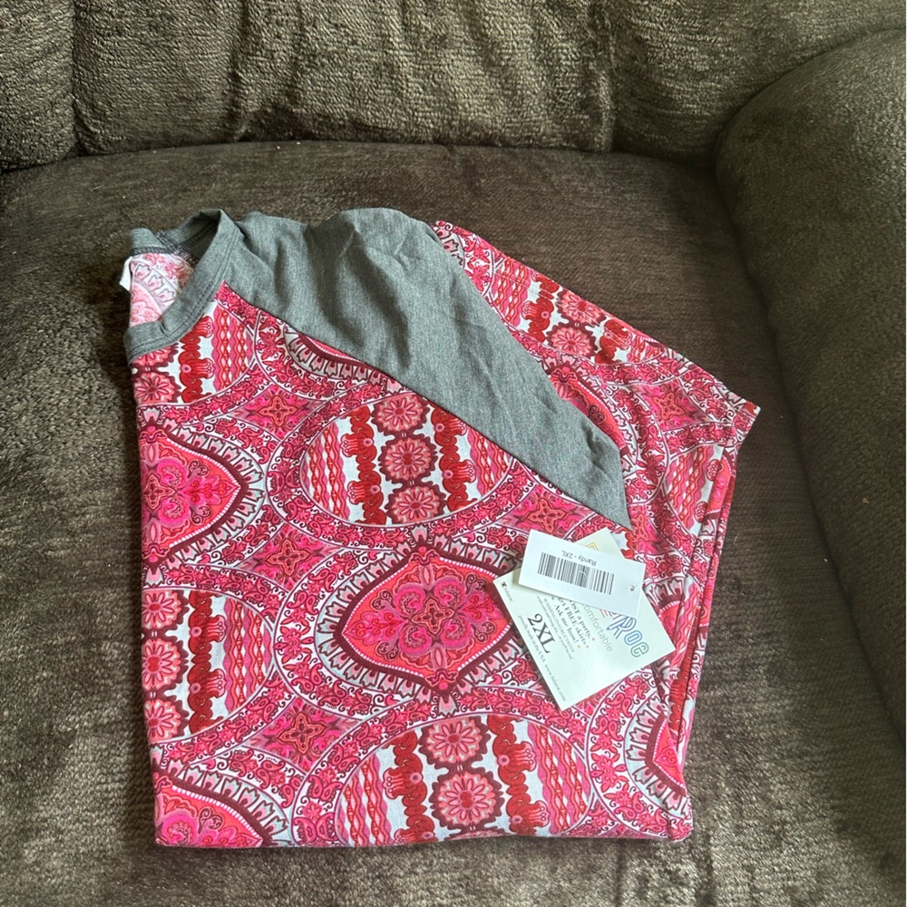 Lularoe Randy tee NWT Sz 2XL
